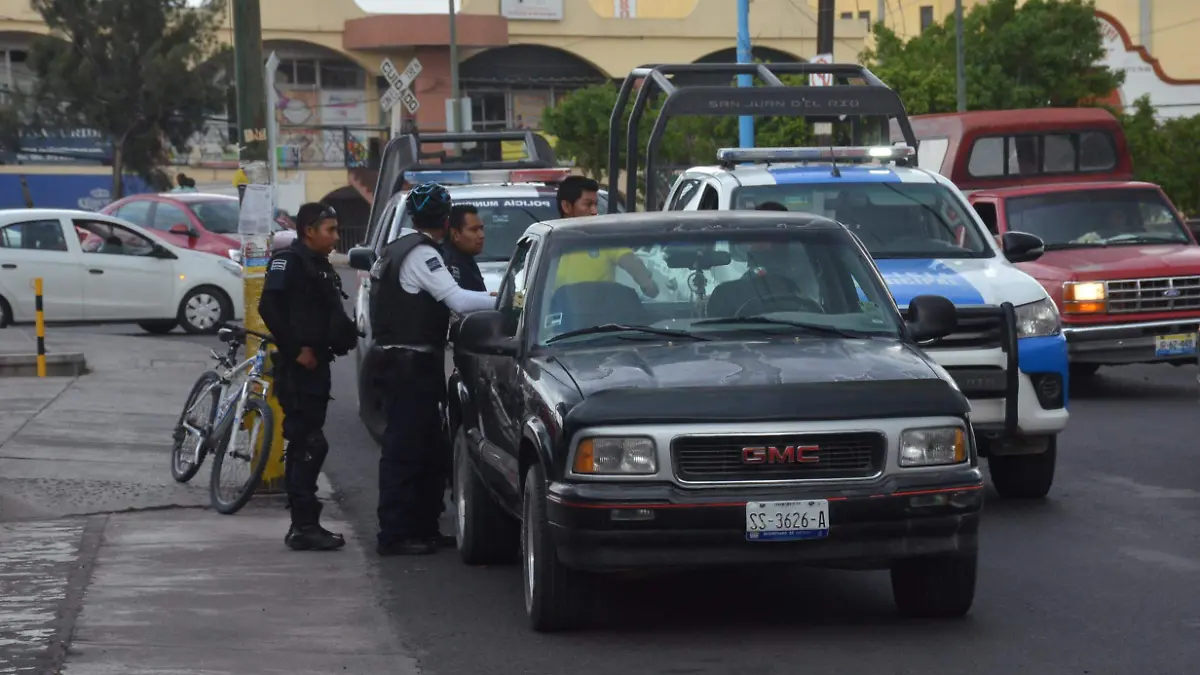 Mejoran salario de policías con mil pesos más al mes.  Foto César Ortiz  El Sol de San Juan del Río.